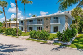 Lux Beachside 2nd Floor Condo 3 Steps to the Beach!